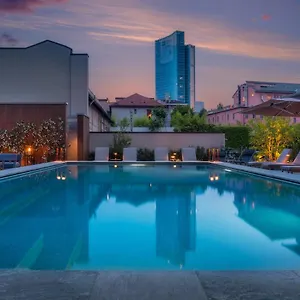 Crowne Plaza By Ihg Hotel